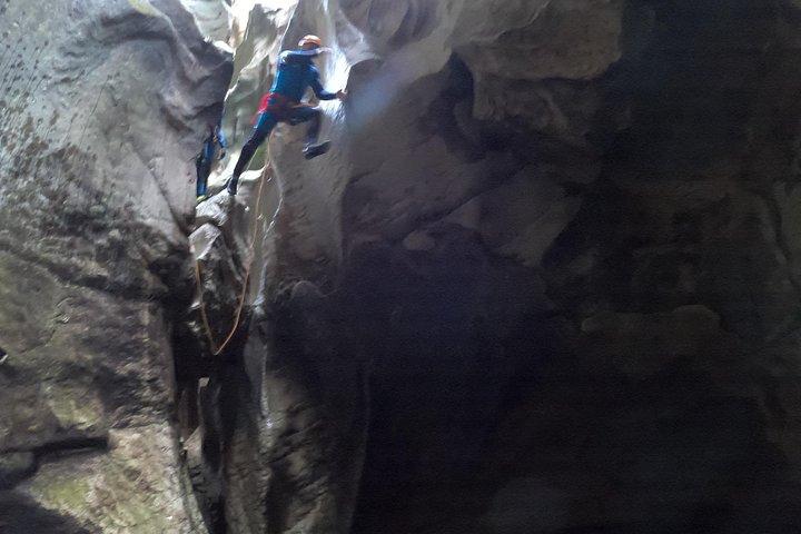 Private canyoning adventure in the Buitreras Canyon