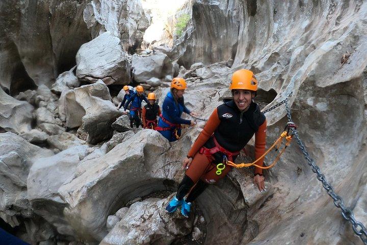 Private canyoning adventure in the Buitreras Canyon
