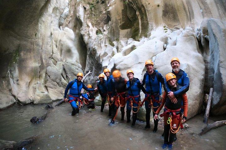 Private canyoning adventure in the Buitreras Canyon
