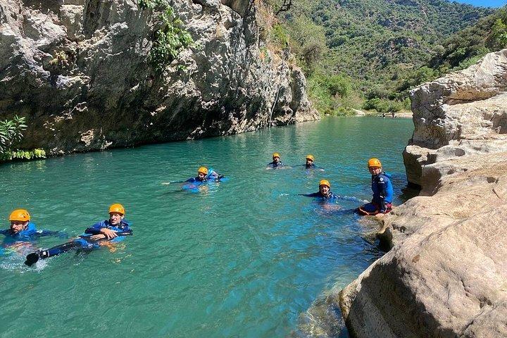 Private canyoning adventure in the Buitreras Canyon