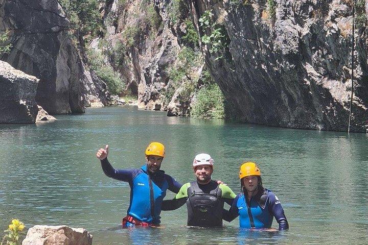 Private canyoning adventure in the Buitreras Canyon