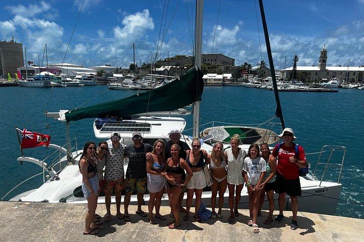 Bermuda privat katamaran: snorkling, skibsvrag og klippehop