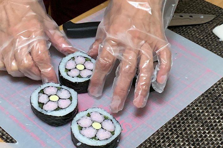 Private Art Sushi Roll Class in Kyoto