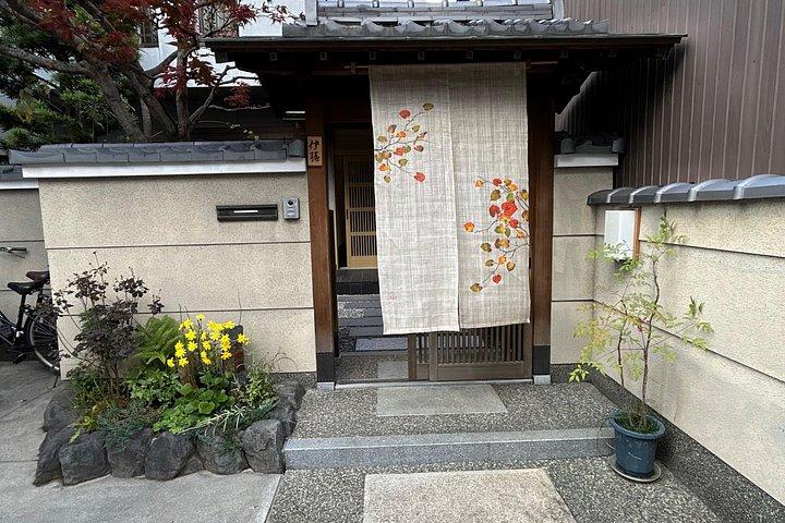 Private Art Sushi Roll Class in Kyoto