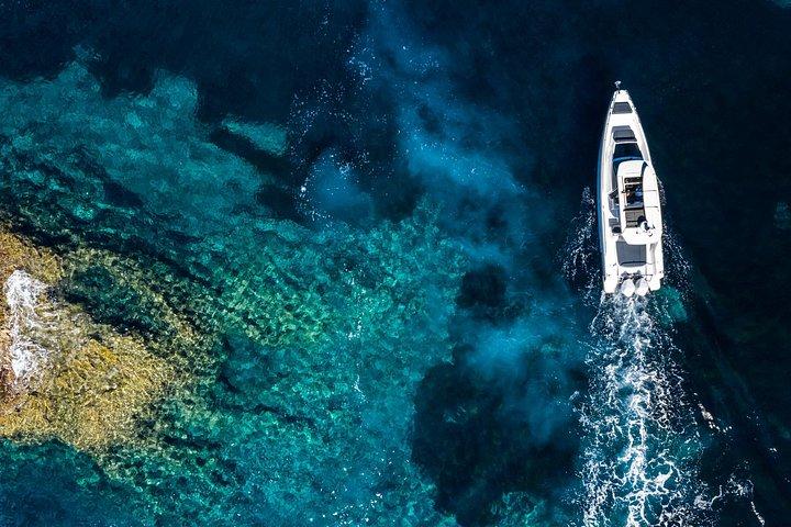 サントリーニ島最速のプライベートモーターヨット - オールインクルーシブツアー