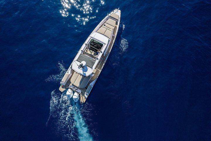 サントリーニ島最速のプライベートモーターヨット - オールインクルーシブツアー