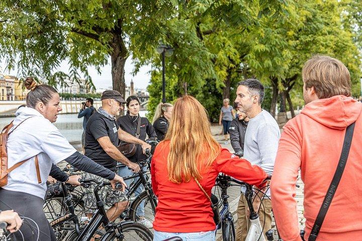 セビリア風タパスで自転車を試飲（3バー3タパス3ドリンク）