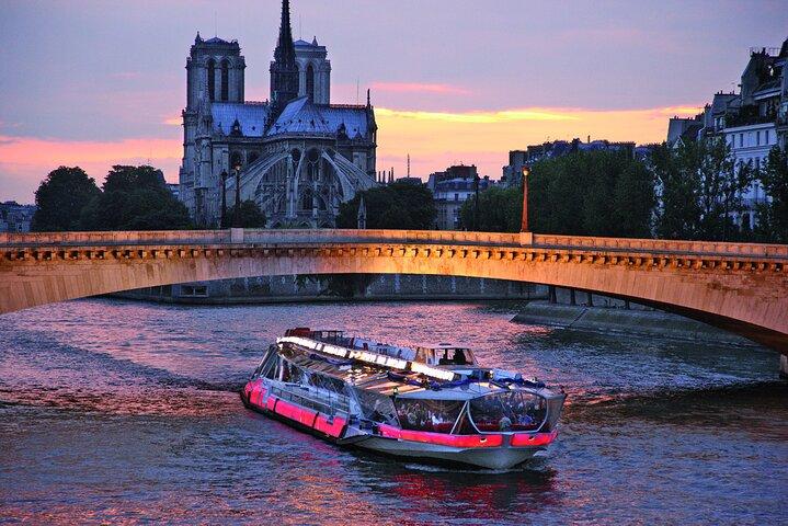 Bateaux Mouches® Specialmiddagskryssning i Paris