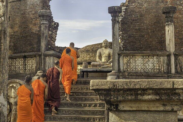 Tagesausflug in die antike Stadt Polonnaruwa von Negombo