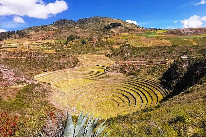 インカスの聖なる谷とマラスとウツボの1日ツアークスコ