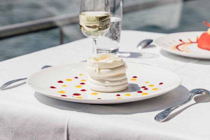 Bateaux Mouches® speciallunchkryssning i Paris