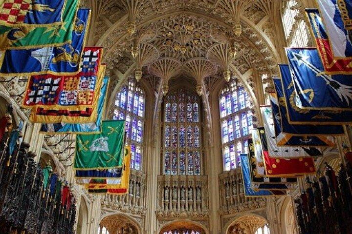ロンドン中心部を散歩するウェストミンスター寺院のプライベート ツアー