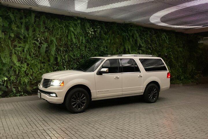 Traslado de ida e volta de: Aeroporto SJU, Cruzeiros e Hotéis em Puerto Rico LuxurySUV