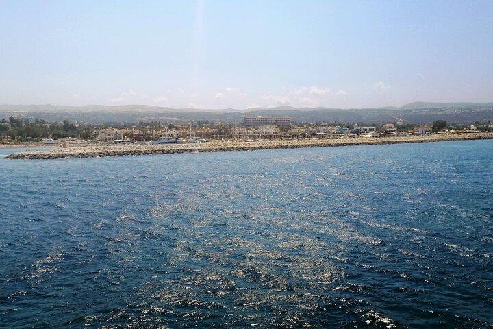 コーフス島とギリシャ本土のボートツアーとビーチBBQ
