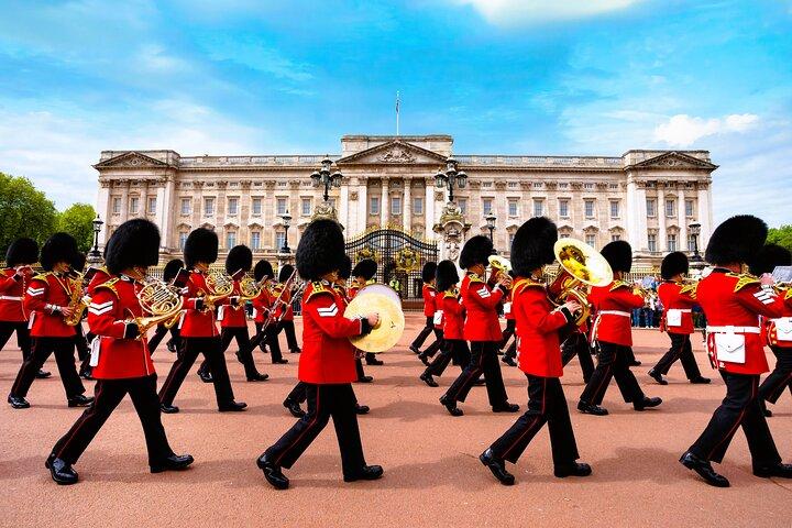 Excursão guiada com troca da guarda no Palácio de Buckingham