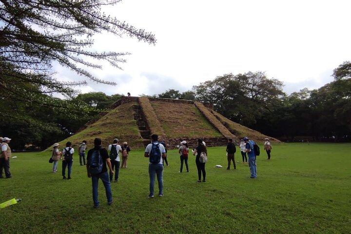 Día completo de exploración arqueológica en El Salvador y taller sobre índigo