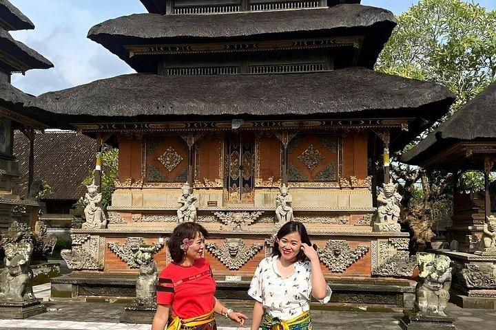 ウブド タナ ロット ツアー : ライス テラス - 滝 - バトゥアン寺院