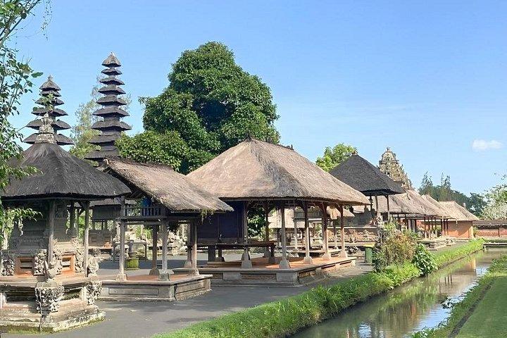 ウルン ダヌ ベラタン寺院 - ユネスコ世界遺産によるタナロット寺院ツアー