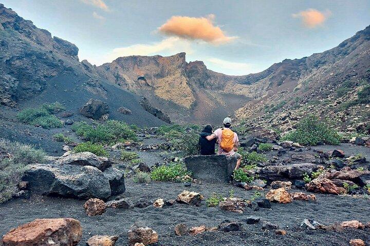 Timanfaya National Park Trekking met een typisch Canarische snack