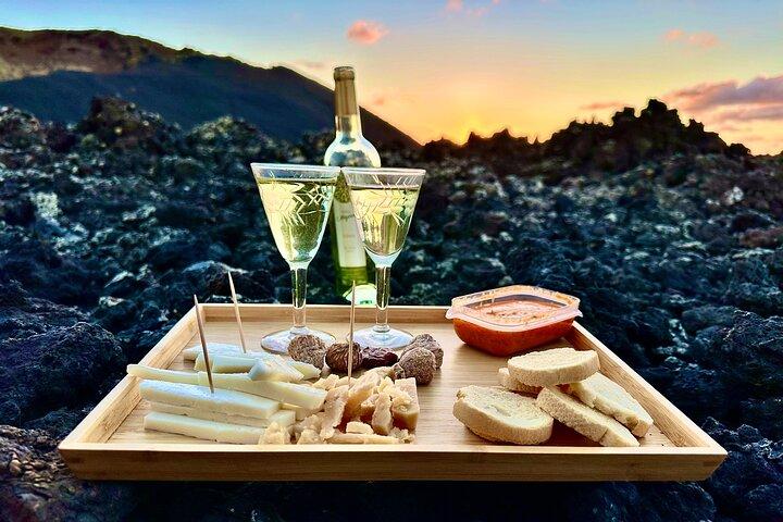 ティマンファヤ国立公園トレッキングと典型的なカナリア諸島の軽食