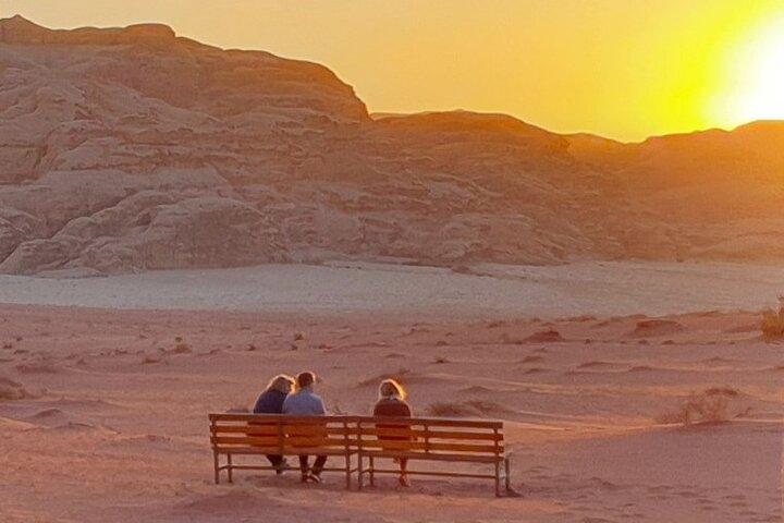 Excursion d'une journée en jeep et nuit à Wadi Rum