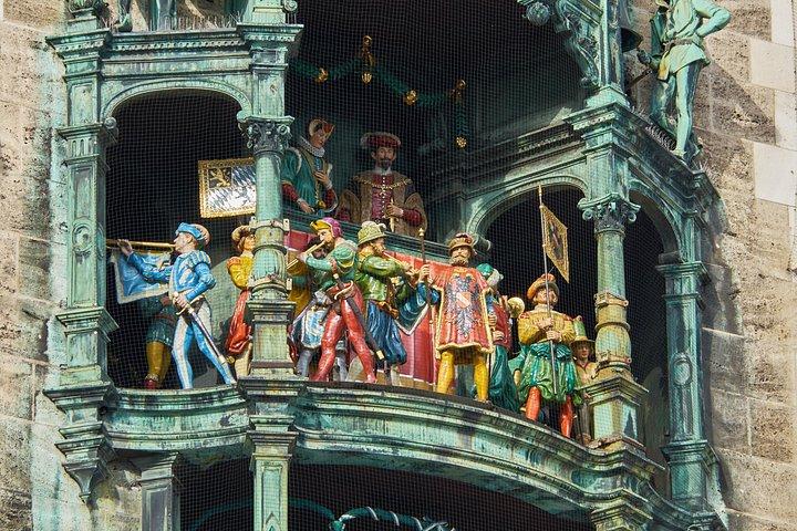Munich New Town Hall and Beyond – Private Walking Tour