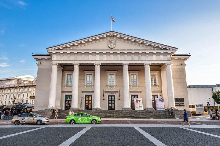 ヴィリニュス旧市街プライベートヒストリックロイヤルウォーキングツアー