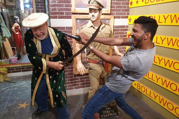 プレミアムボリウッドツアー+ダンス+ライブ撮影+カラオケ