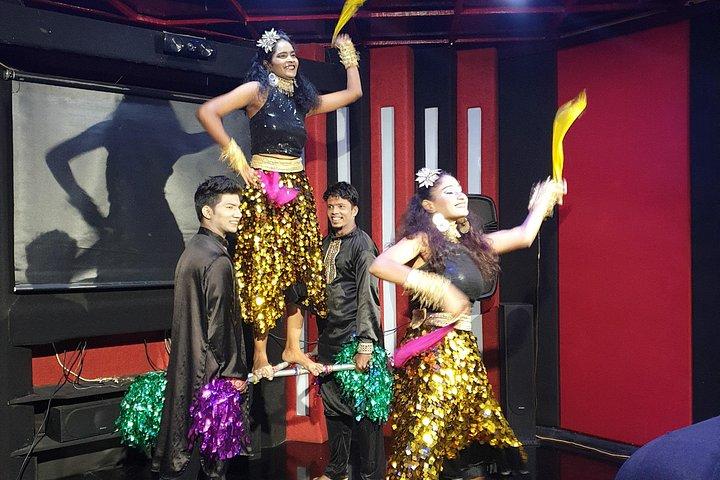 プレミアムボリウッドツアー+ダンス+ライブ撮影+カラオケ