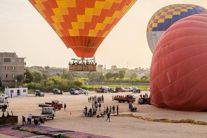 アスワンからルクソールまで2泊3日のナイルクルーズ