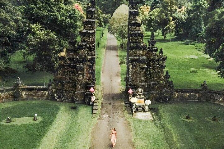 Instagramツアー：バニュマラ滝 - ハンダラヘブンゲート - ウルンダヌ寺院