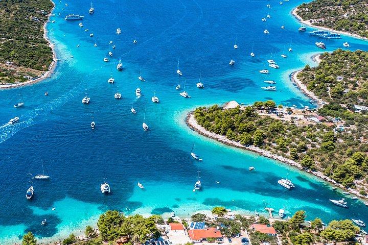 Blue Lagoon & 3 Islands Private Boat Tour