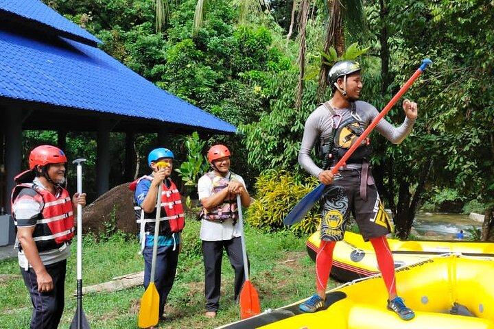 Rafting no Rio Sedim +/- Caverna Sireh de Penang