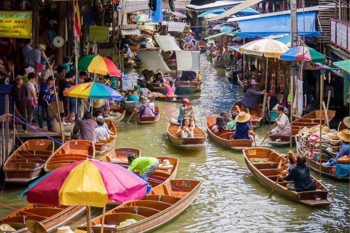 Visite privée du chemin de fer et du marché flottant de Maeklong