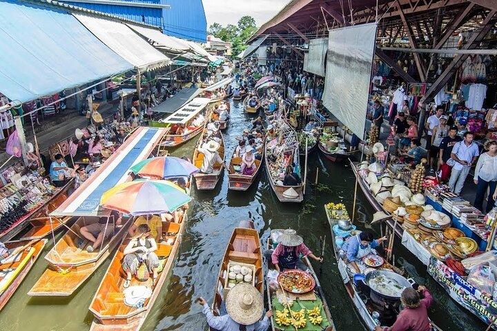 Visite privée du chemin de fer et du marché flottant de Maeklong