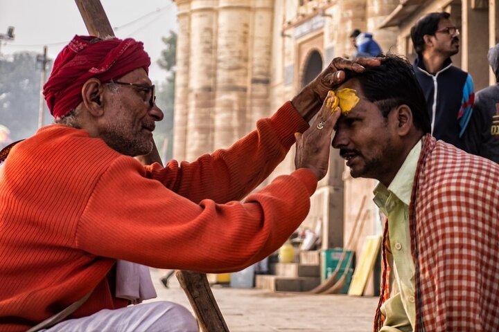 Secrets cachés de Varanasi : tradition vibrante (visite guidée)