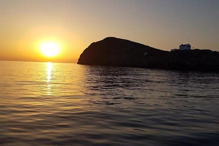 Da Heraklion : Piccolo gruppo 5,5h Tramonto Gita in barca a vela all'isola di Dia