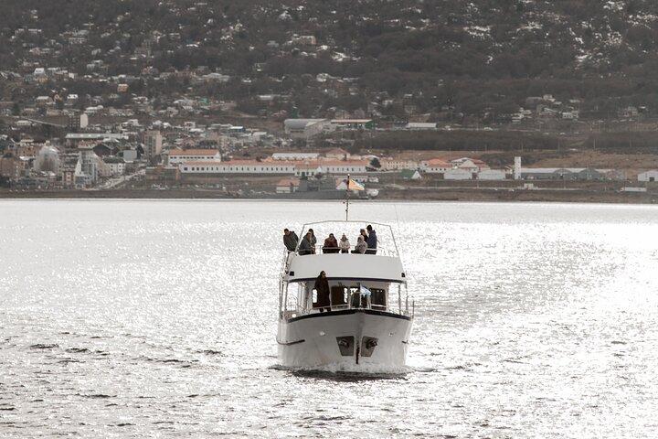 Katamarantur gennem Beagle Channel og pingviner i Isla Martillo