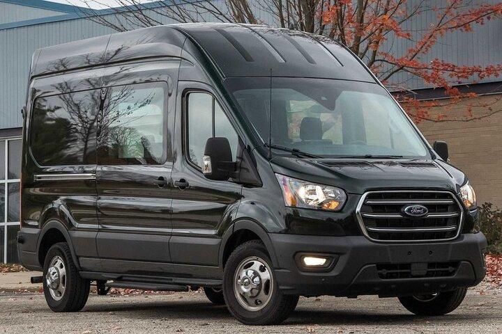 Privater Bus- oder Limousinentransfer vom Flughafen Orlando zu Themenpark-Hotels