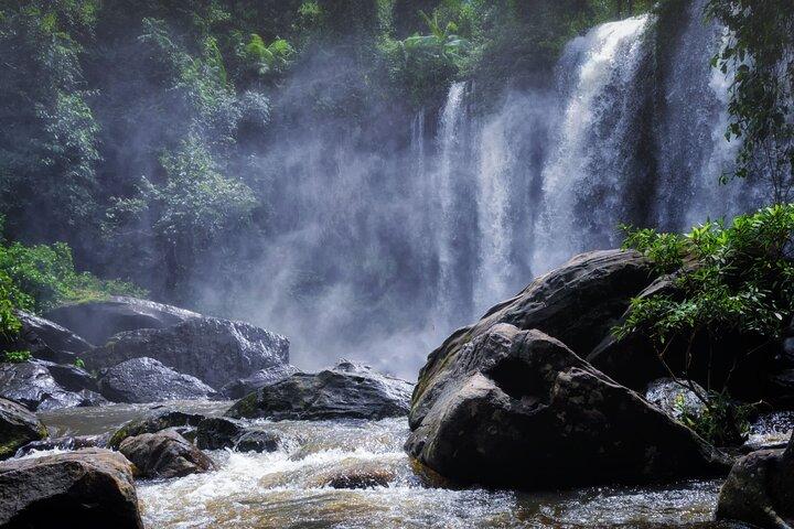 Tour privado al aire libre de Siem Reap (cascadas a 50 km de Siem Reap)
