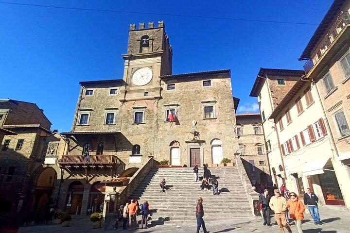 TRANSFER PRIVADO: de Florença a Assis com paradas em Montepulciano e Cortona