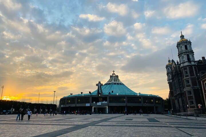 Tour of Teotihuacan Pyramids and Basilica from CDMX