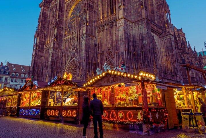 Magia do mercado de Natal em Estrasburgo com um local