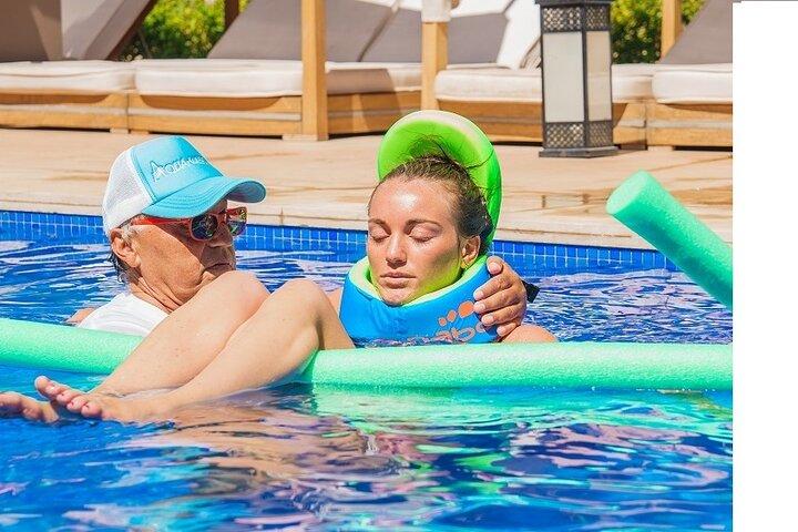 1-Hour of osteopathy in the swimming pool in Marrakech.