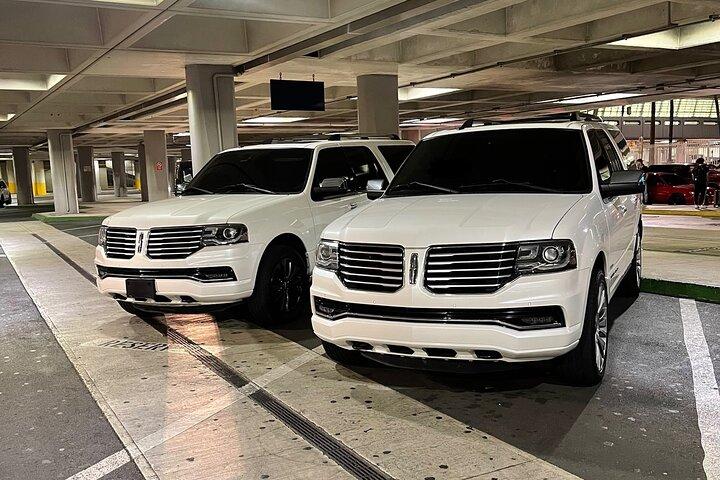 Traslado de ida e volta de: Aeroporto SJU, Cruzeiros e Hotéis em Puerto Rico LuxurySUV