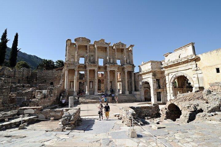 2-Day Private Ephesus & Pamukkale Tour with Flights & Hotel