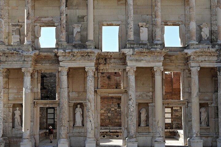 2-Day Private Ephesus & Pamukkale Tour with Flights & Hotel