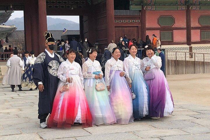 ソウル市内半日観光景福宮護衛交代式