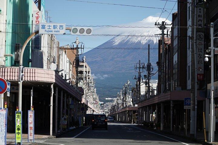 日本人ネイティブドライバーによる富士山プライベートツアー