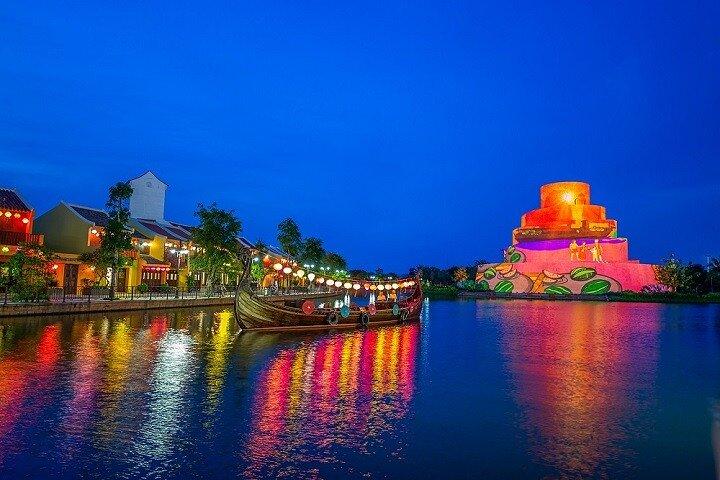Vietnam: Vinwonders Nam Hoi An Theme Park